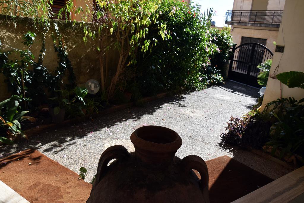Artroom Garden Noto Luaran gambar